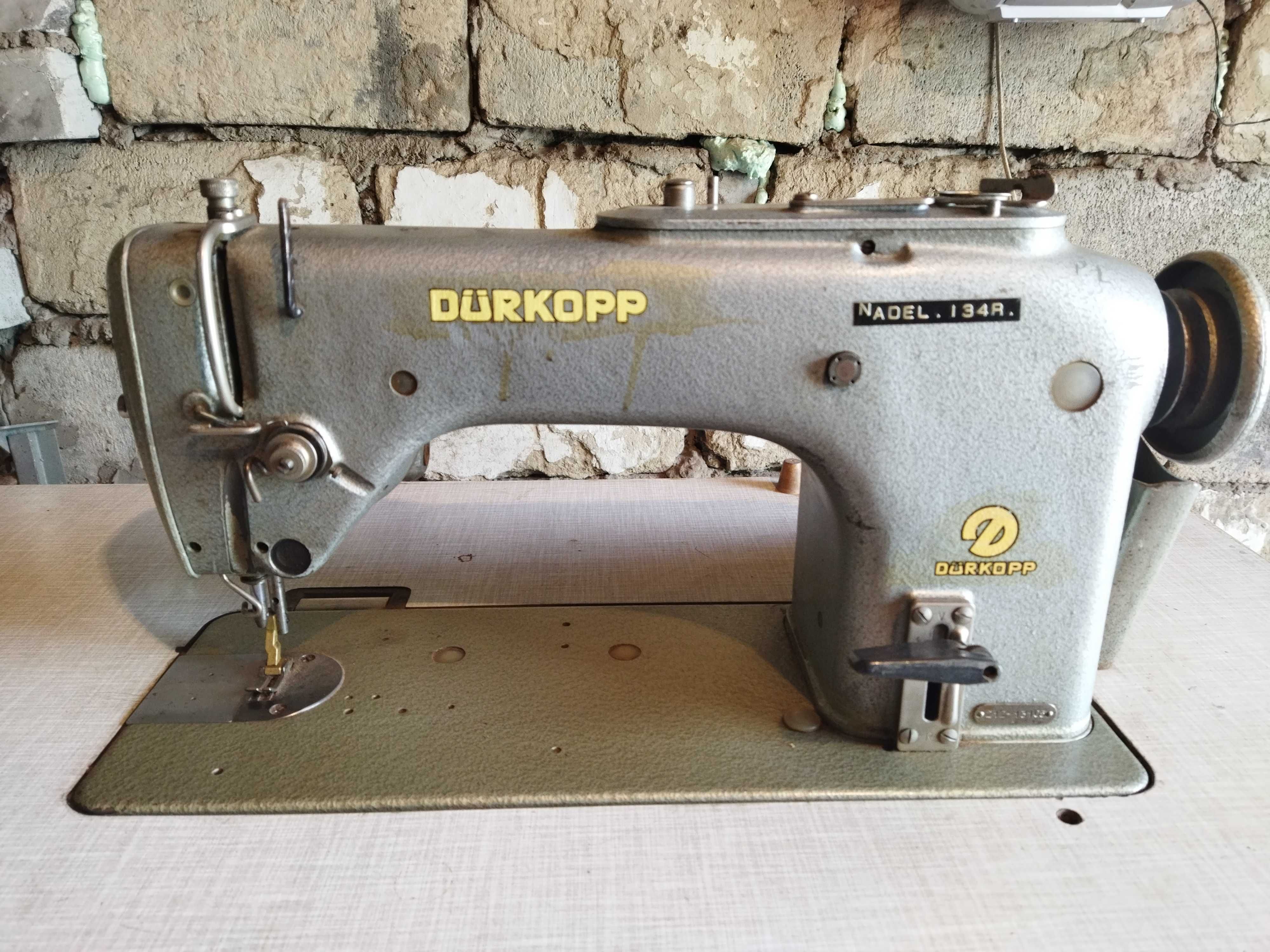 Продам швейная машинка Durkopp , работает полностью,промышленная