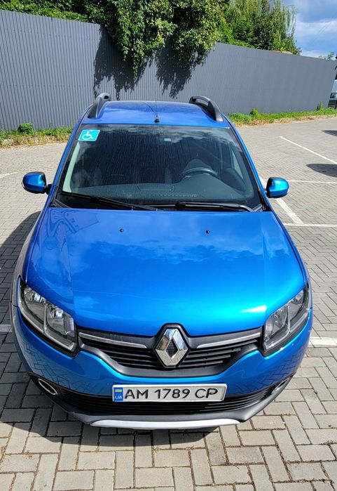 Продам автомобіль Renault Sandero Stepway  2014