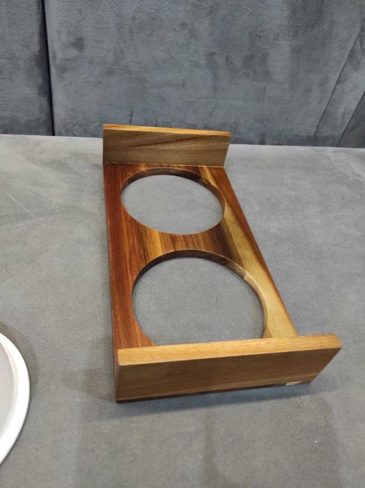 Komplet ceramicznych misek na bambusowym stelażu dla kota / psa