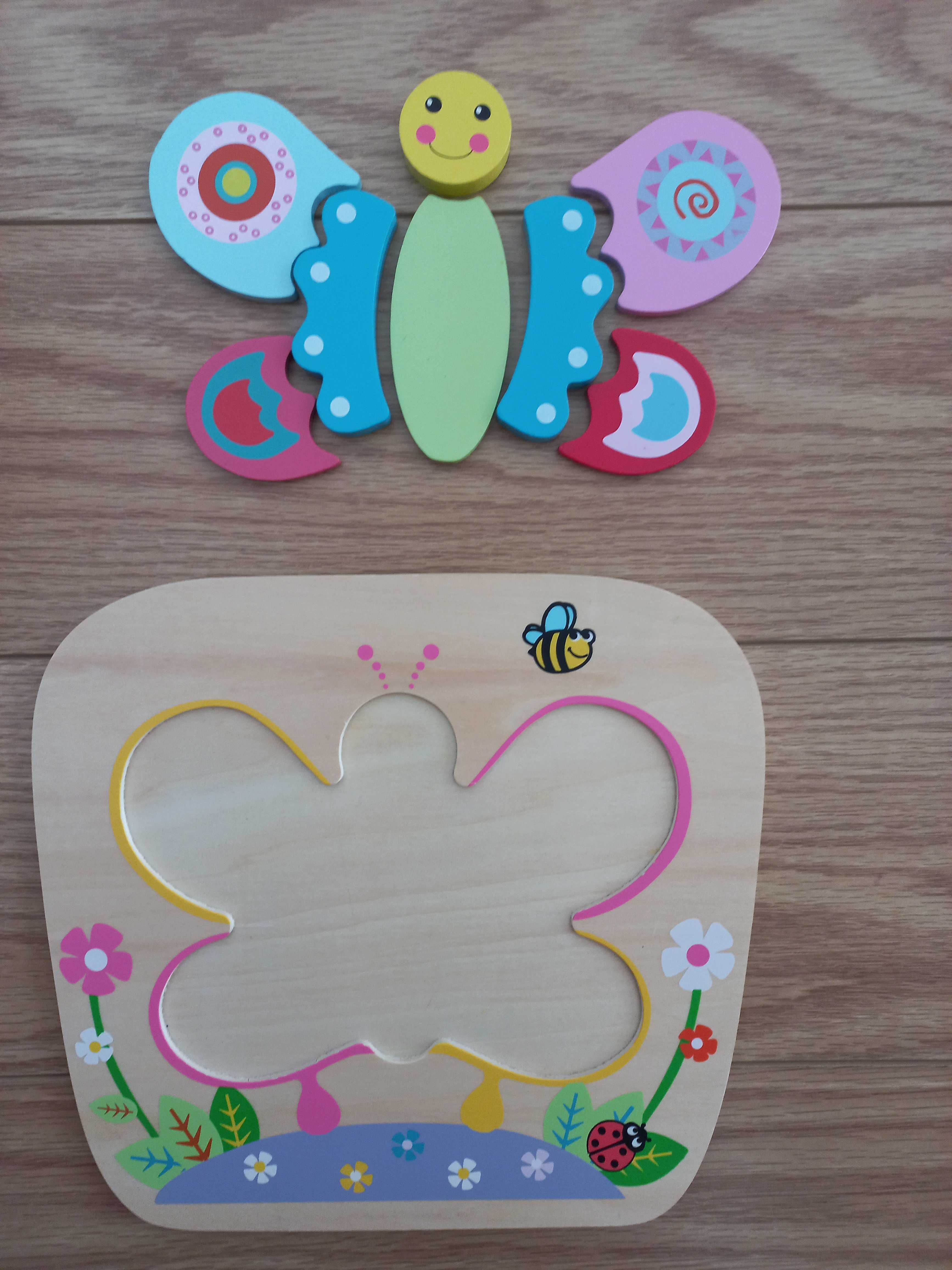 Puzzle de madeira borboleta e pequeno tambor noddy