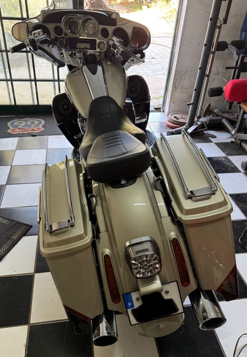 Harley Davidson street glide cvo