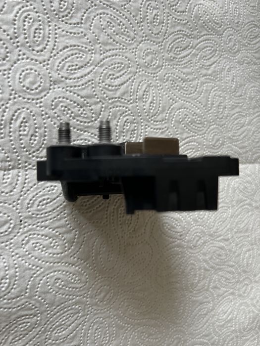 Regulator napięcia Valeo Xsara Picasso 1,6 benzycna 2007r.