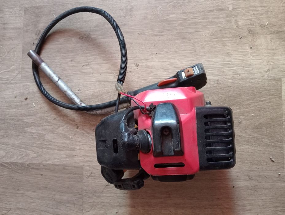 Silnik od kosiarki spalinowej viktus