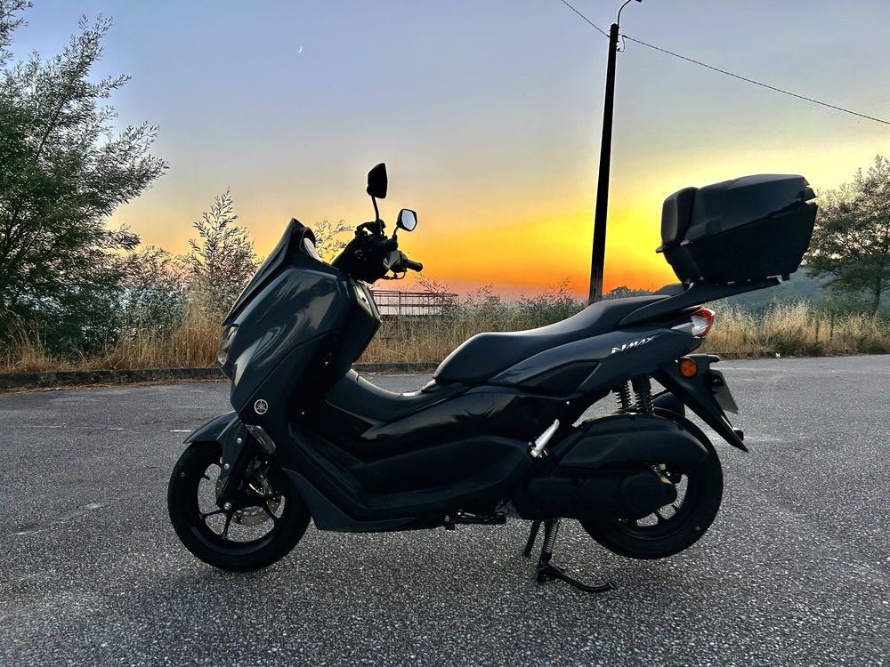 Yamaha NMAX 2024 com topcase