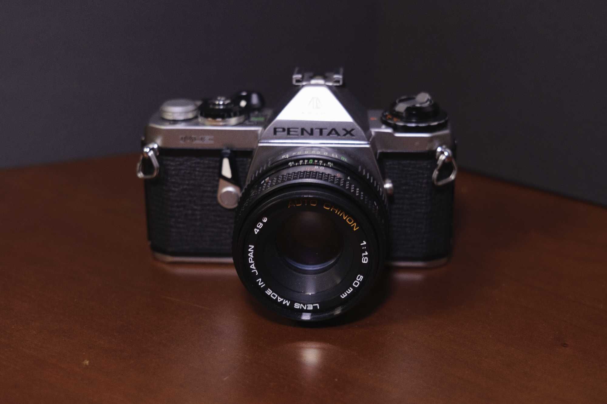 Pentax ME com lente Chinon 50mm 1.9