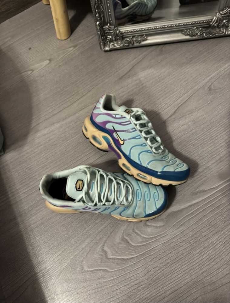 sapatilha nike tn