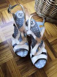 Sapatos FlyLondon