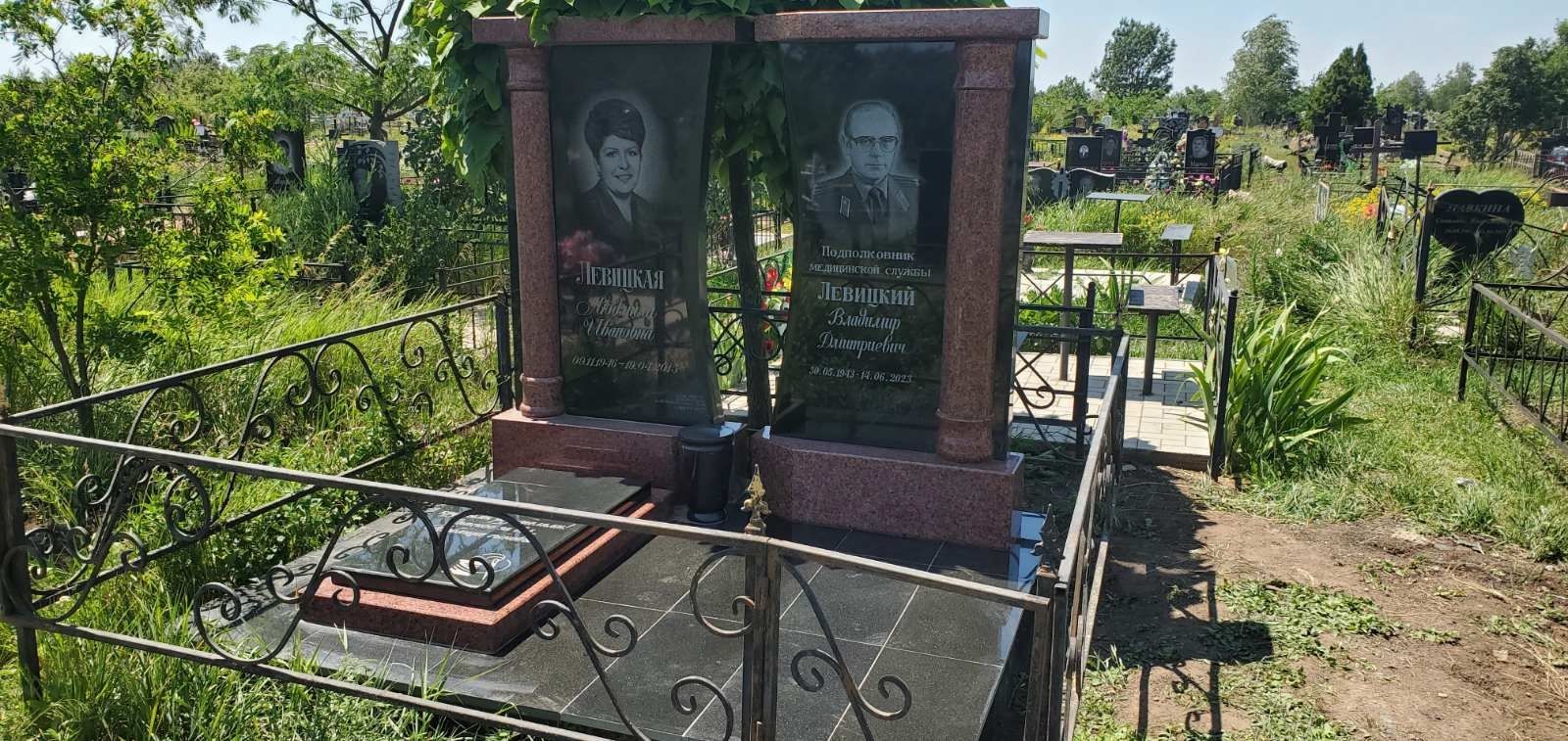 Виготовлення та встановлення пам'ятникиків