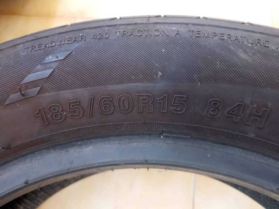 Vendo um par de pneus 185/60R15 usados