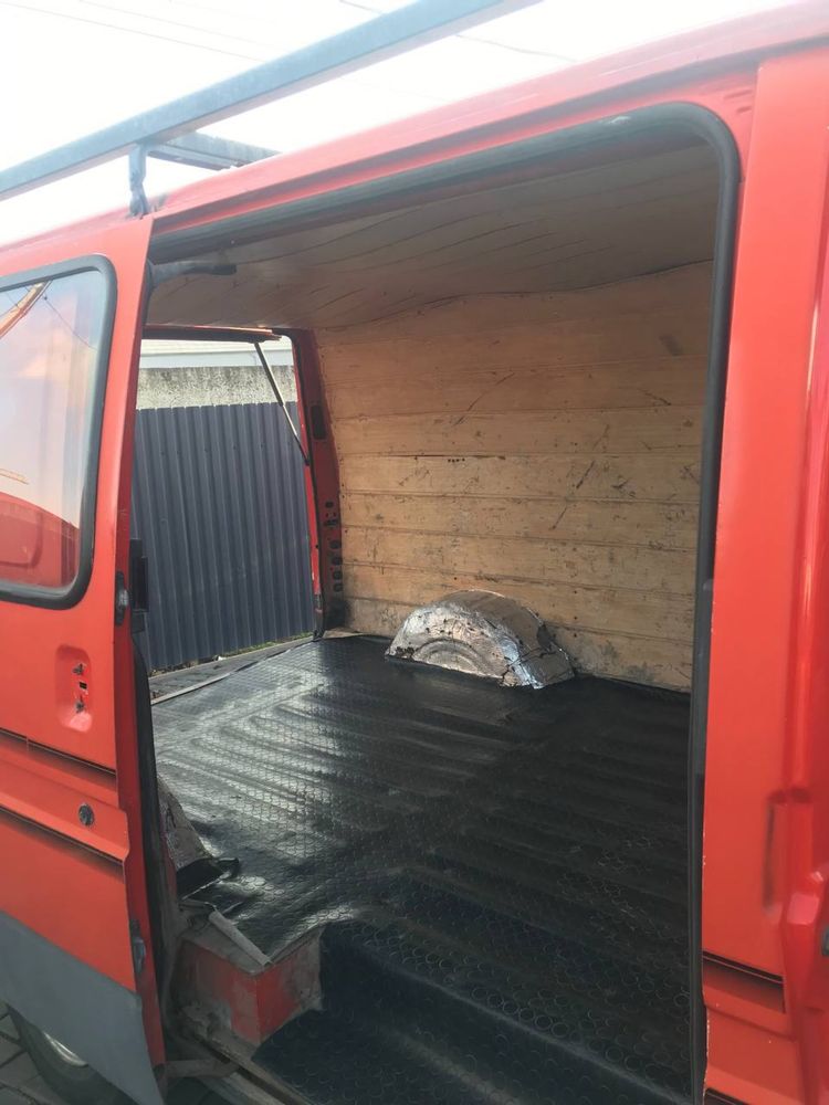 Ford Transit 1991 рік. Газ/бензин