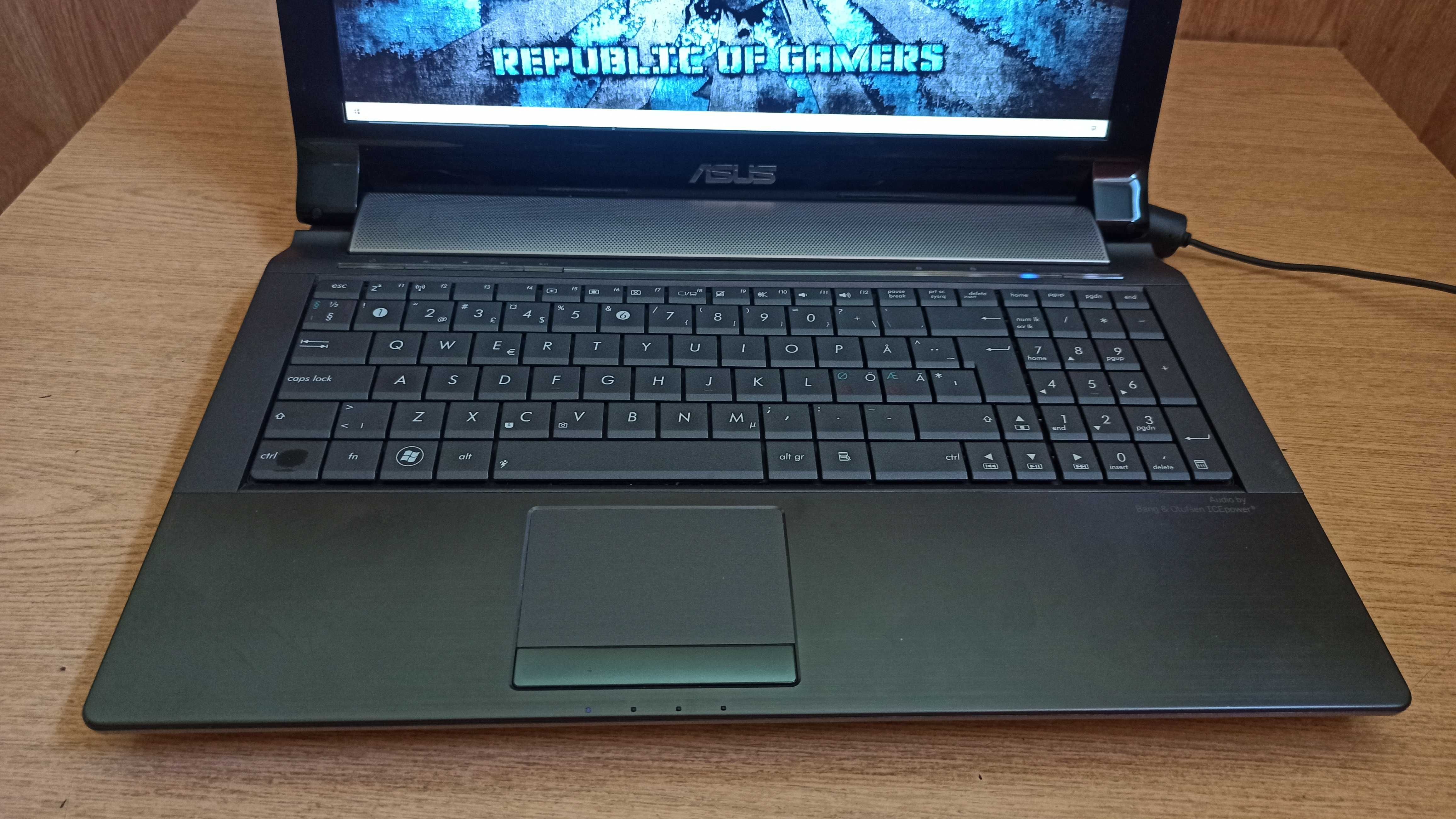 Asus laptop i5/FullHd/8gb ram/SSD 250gb/grafika GeForce