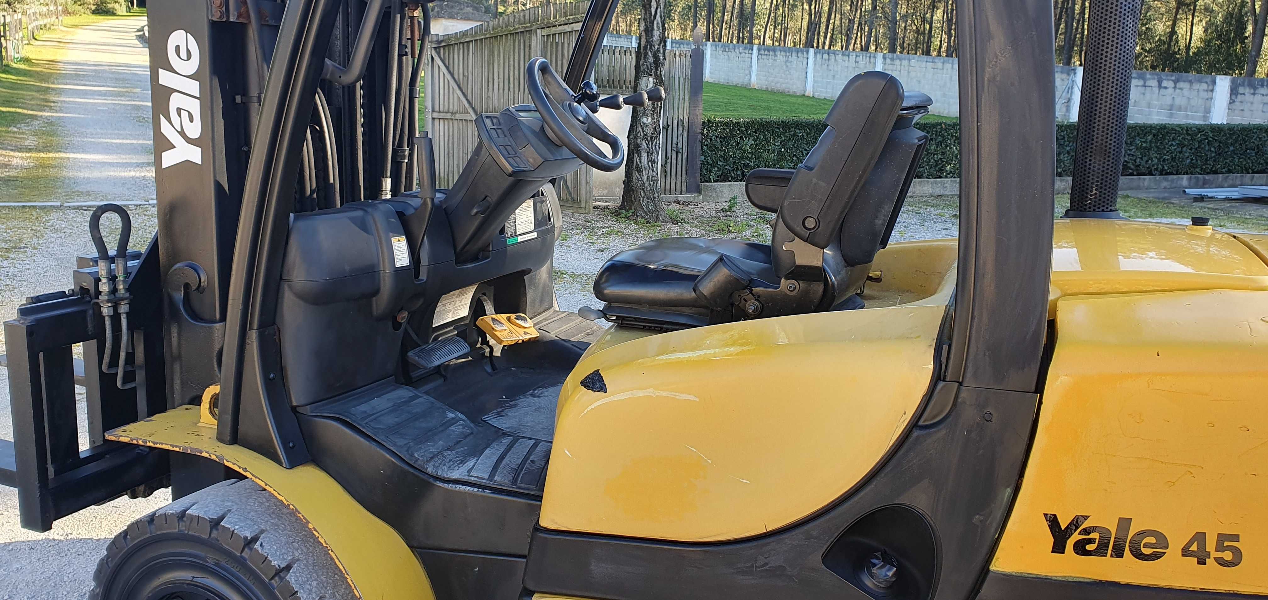 Empilhador Yale 45 D Triplex