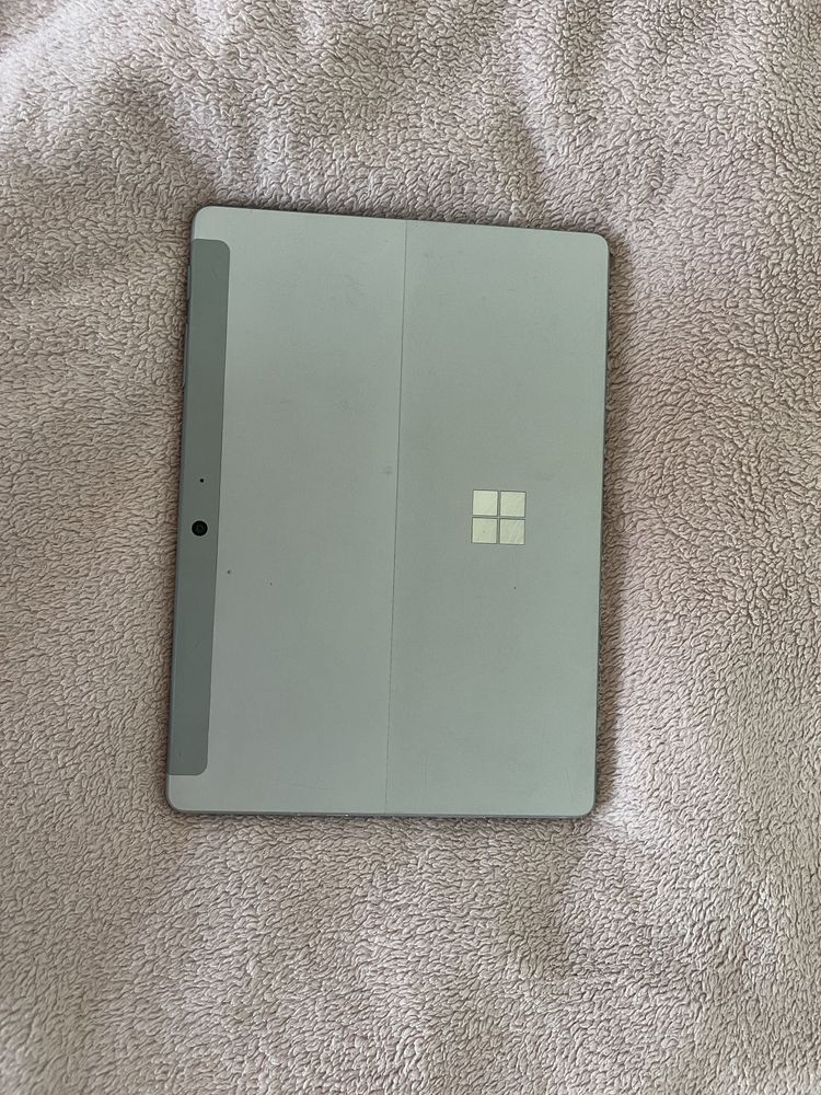 Tablet, laptop 2 w 1 Surface Go 2 Model 1901
