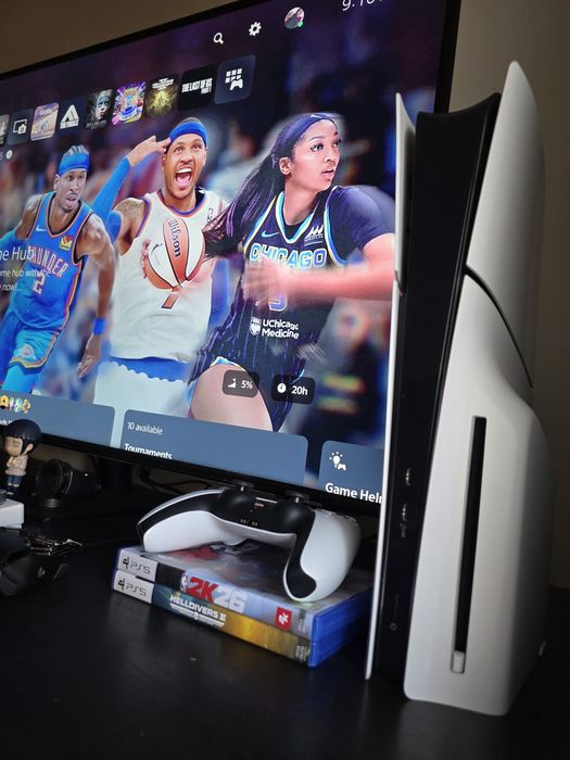 Playstation 5 Slim + NBA2k25 + Helldivers 2