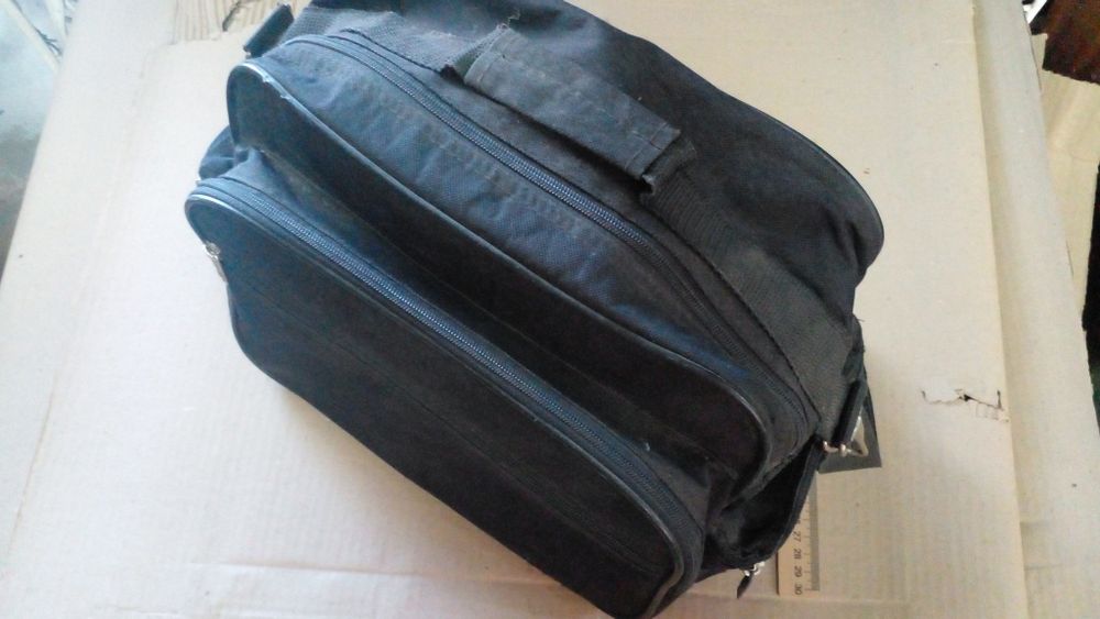 Сумка чорна наплічна