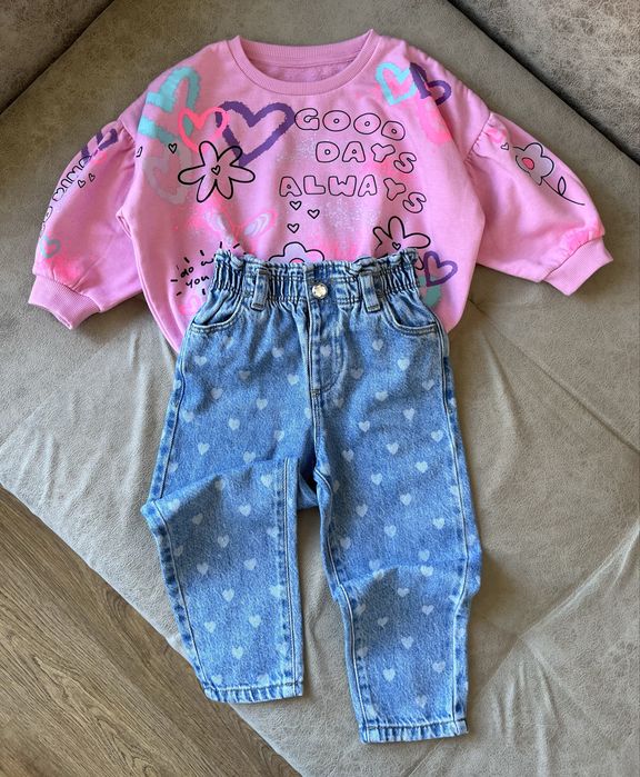 Комплект костюм( світшот, джинси в сердечка)