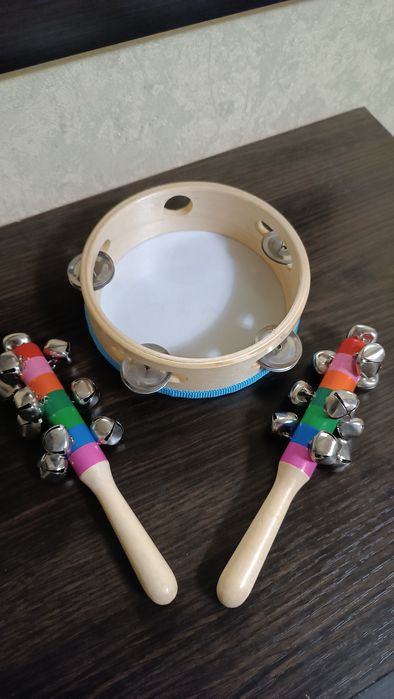 Брязкальце з бубонцями + бубен. Музичні інструменти. Бубон. Дзвіночки