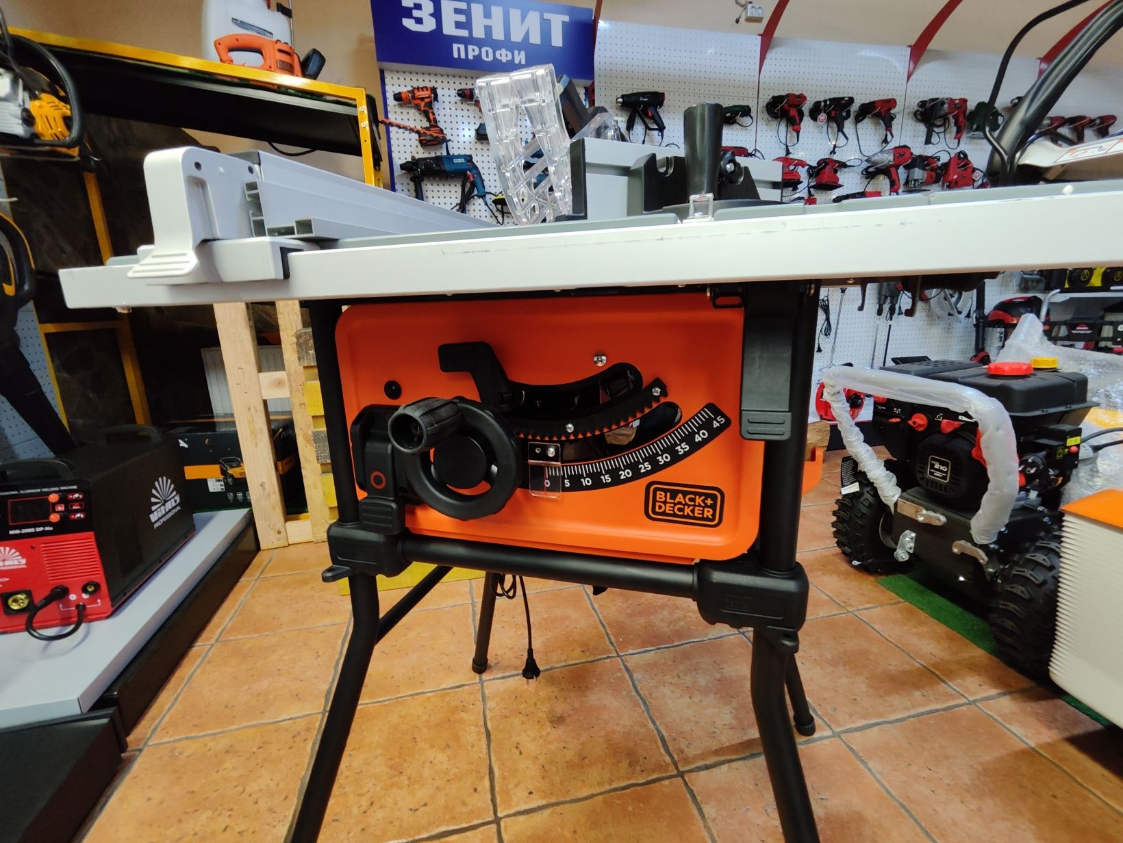 Стол циркулярный переносной сетевой BLACK+DECKER BES720/пила/254мм/Га2