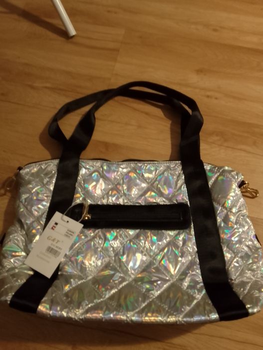 Nowa pikowana torebka srebrna holo na ramię z Fashion Bags