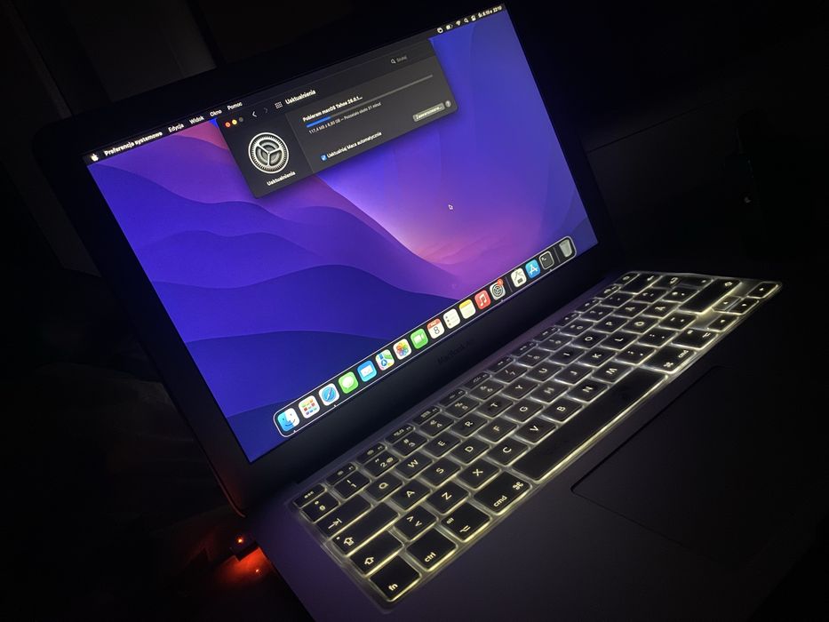 Laptop macbook air ladny stan