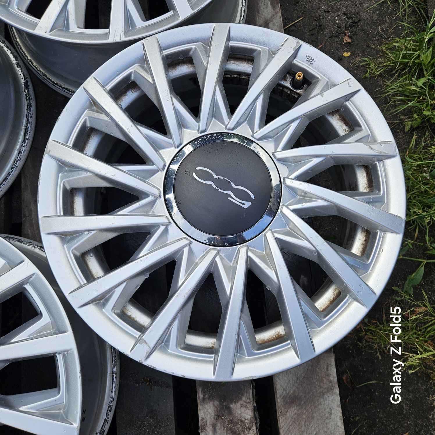 Alufelgi 15 Fiat 500 Panda Fiorino Qubo Doblo 4x98 ET35