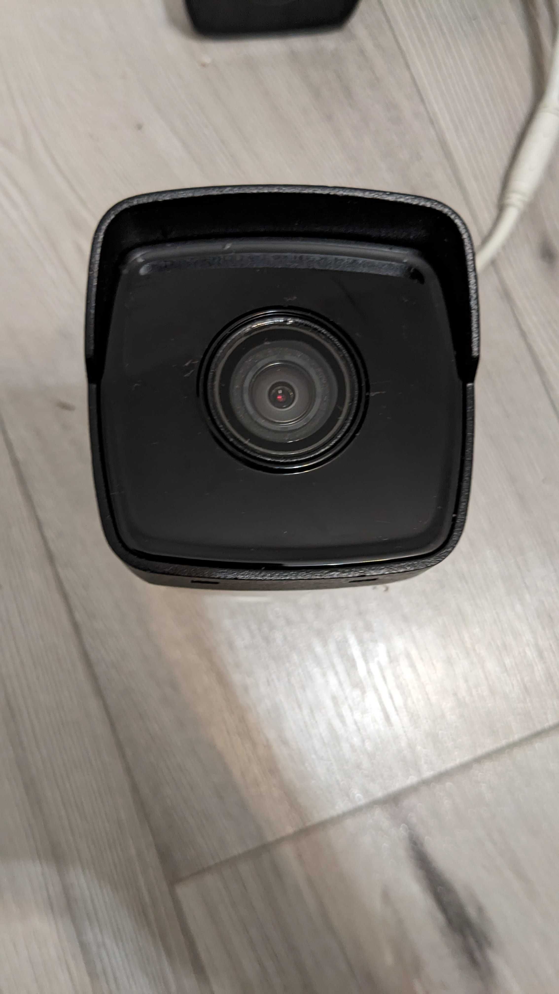 4 Białe Używane Kamery Analogowe Monioring Hikvision 2.8mm 4 Mpx IR30