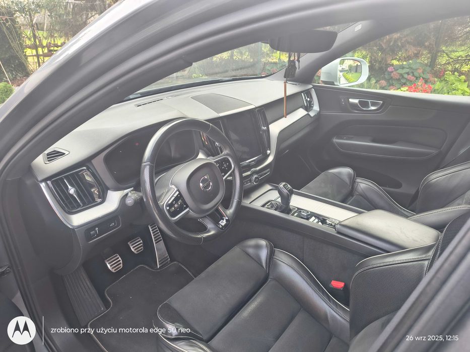 Piękne volvo xc60 r-design modelowo 2019