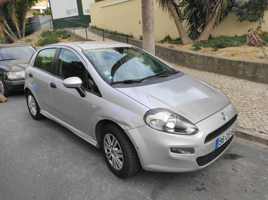 Punto, AC, cinza, 2014, 78.000km, jantes espec. Vá mecânico