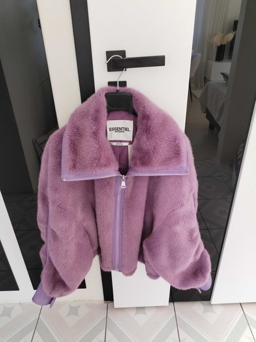 Śliczne fioletowe futerko w stylu nietoperz