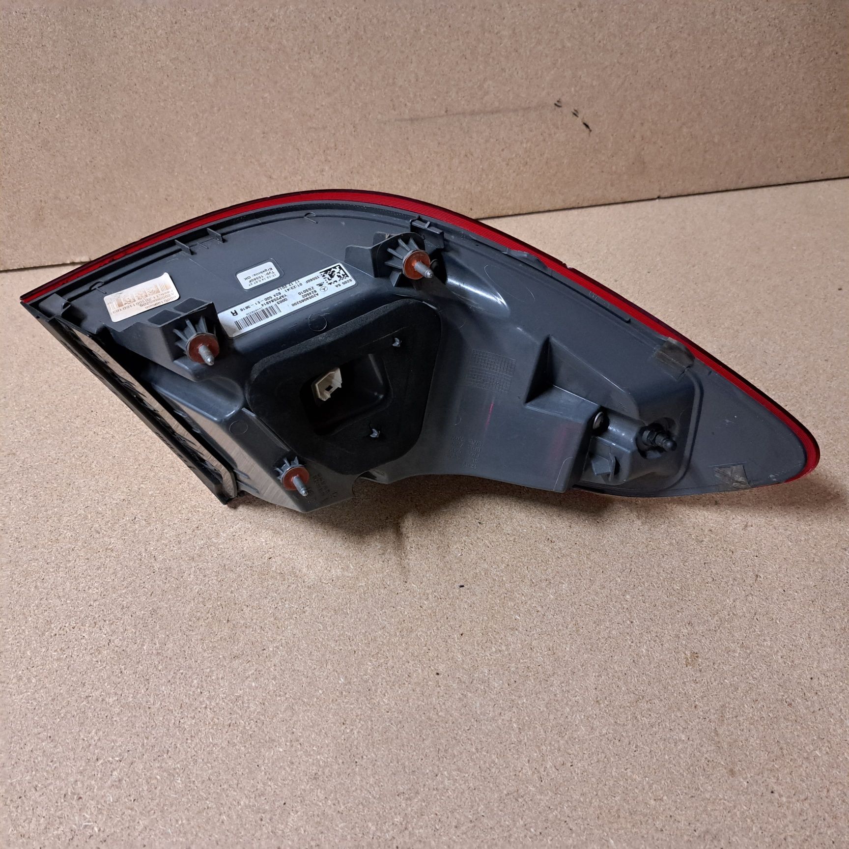 Lampa led prawy tył mercedes C klasa w205