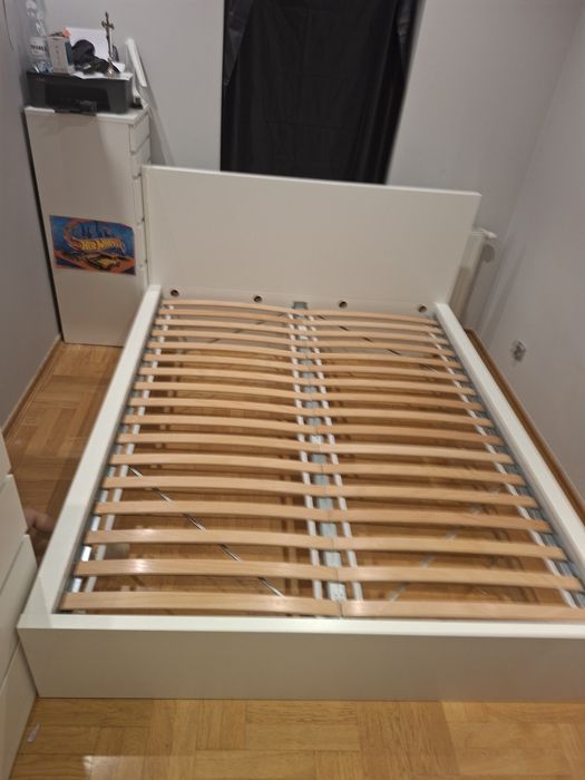 Łóżko malm Ikea ze stelażem 160x200