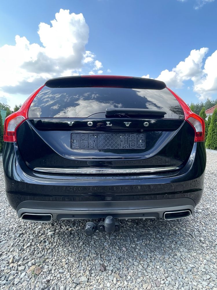 Volvo V 60 D6 Plug in hybryd AWD, bi-xenon/skora/alu/nawi/radar/kamery