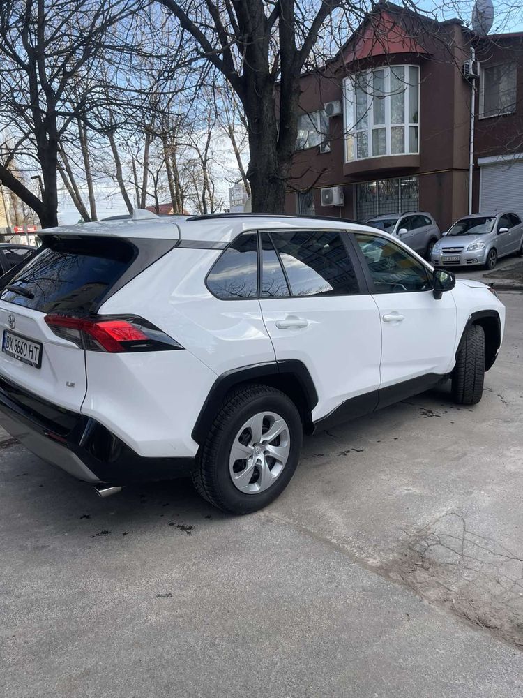 Toyota RAV4 LE 2021р.