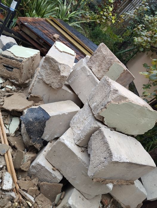 Oddam za darmo gruz, beton stare drzwi...
