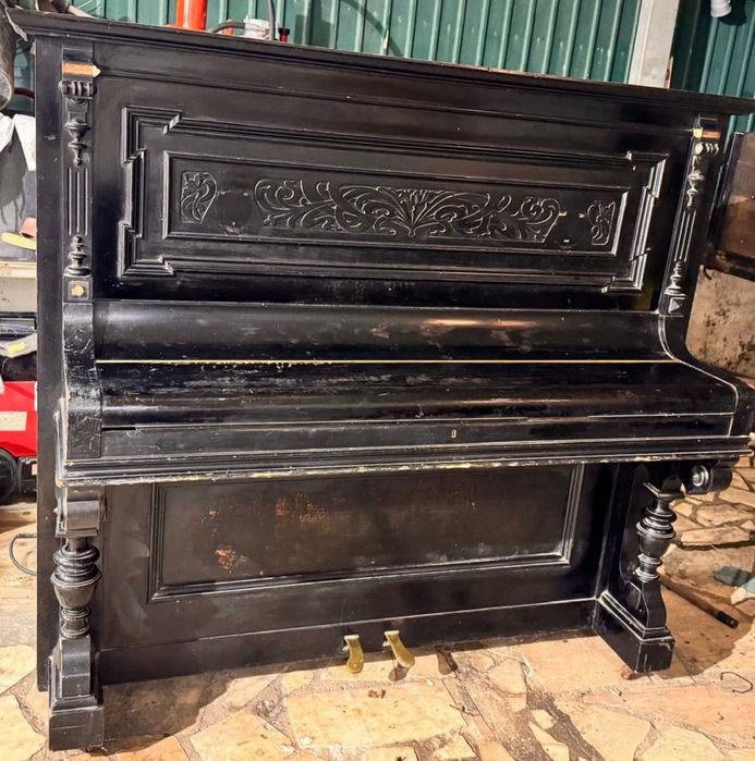 Piano para exposição