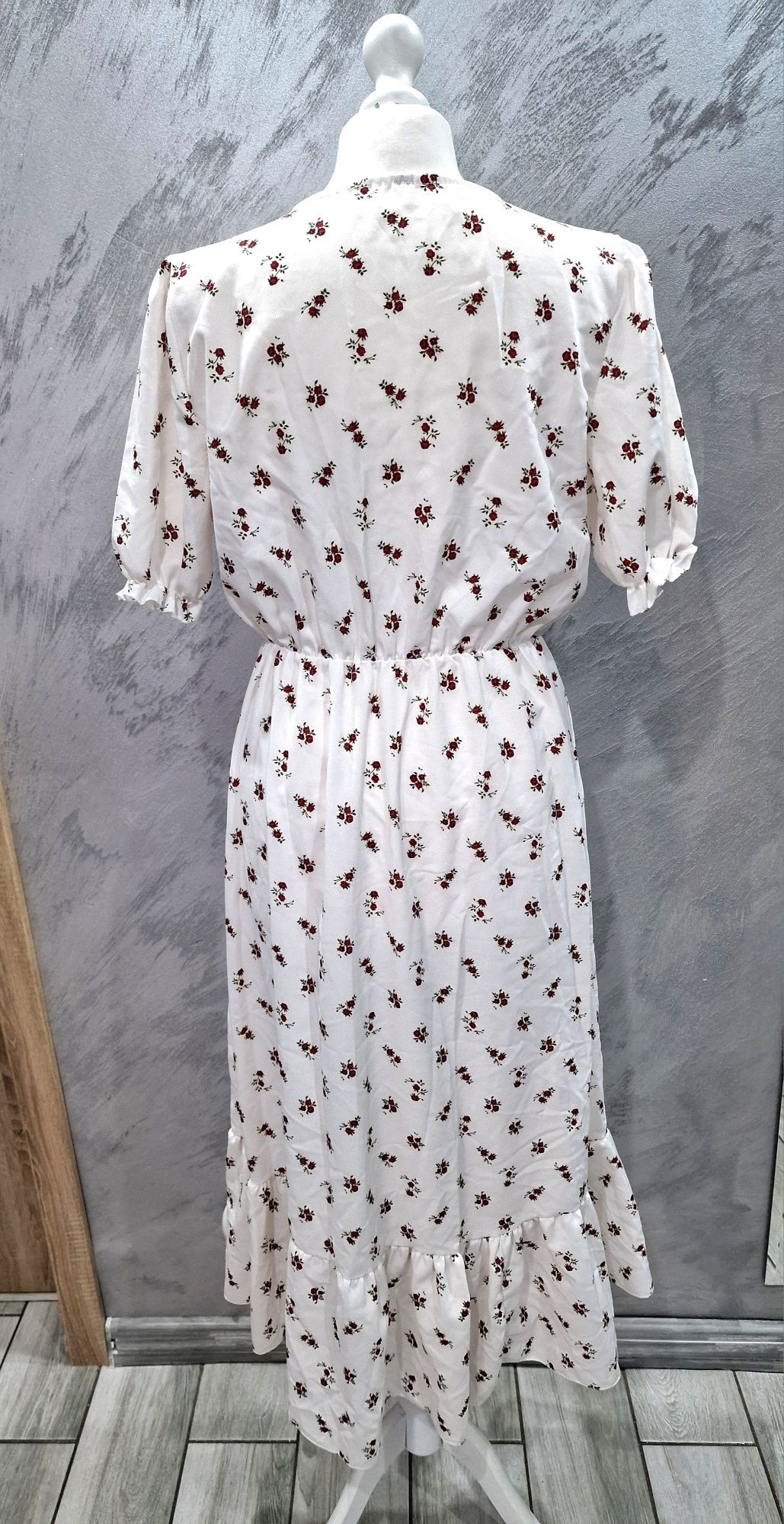 Biała sukienka midi w kwiaty Włoska butik Komunia Chrzciny
