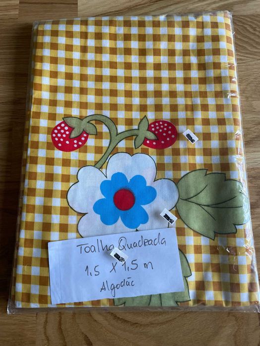 Toalha de Mesa Quadrangular NOVA