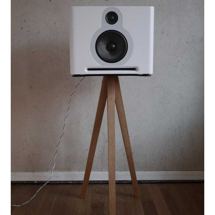 Kolumny podstawkowe Guru Audio Q10 (białe) + standy