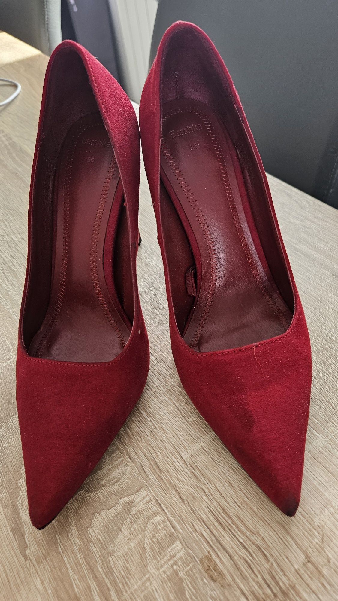 Szpilki czerwone Bershka 36