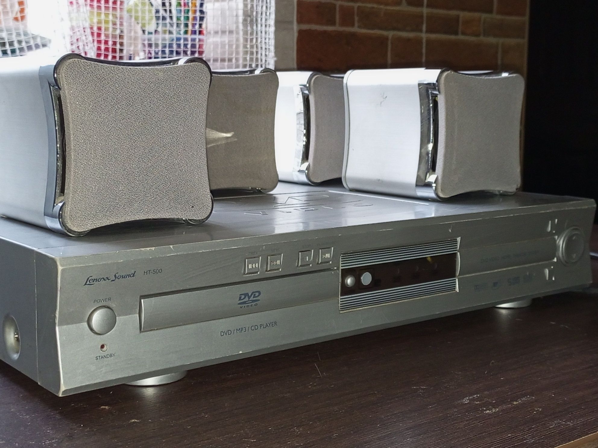 Продам систему 5.1 (Домашний кинотеатр) 
Проигрыватель DVD Lenoxx Soun