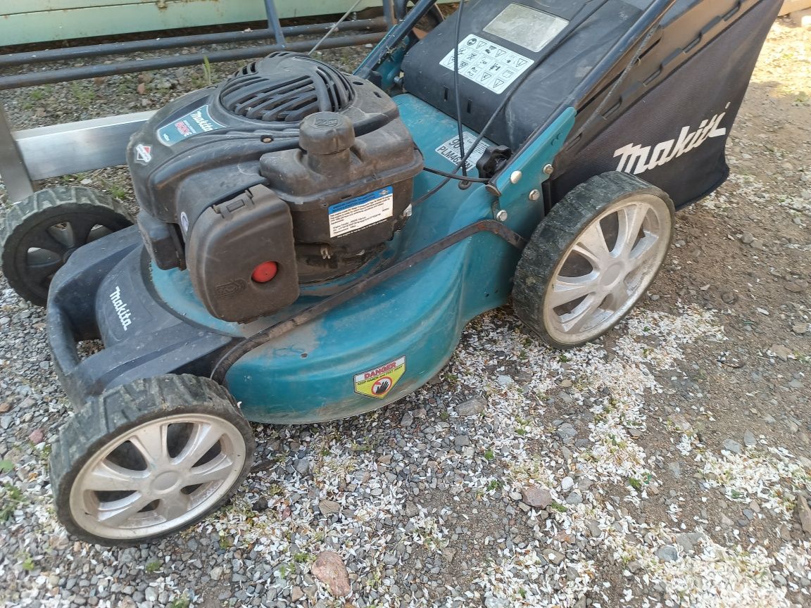 Kosiarka Makita PLM4627N spalinowa Kosz wyrzut boczny