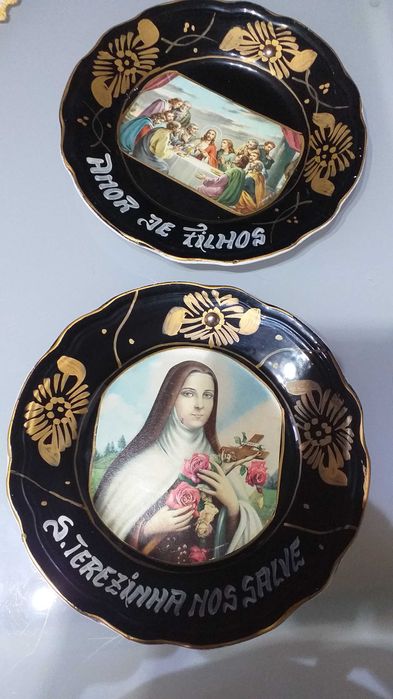 2 pratos antigos pintados a mão