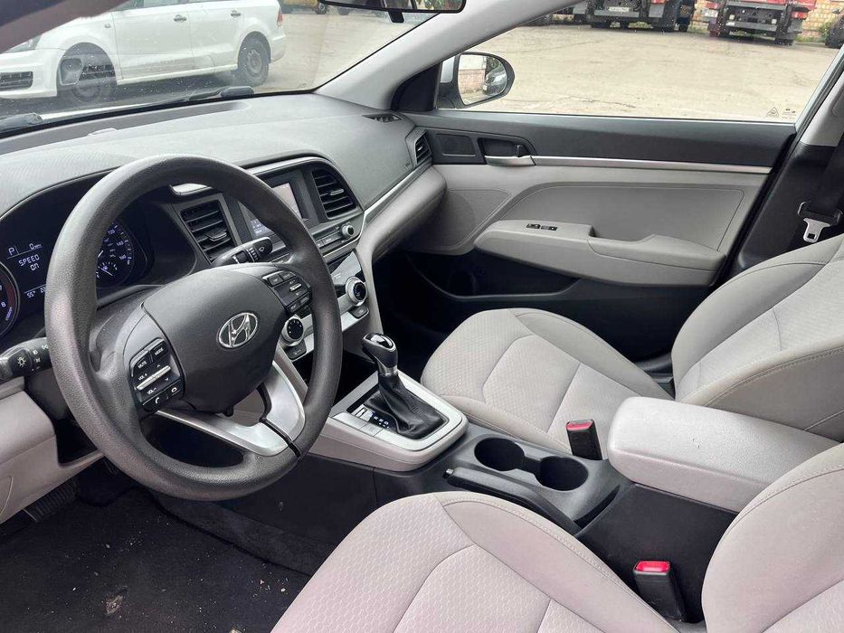 Hyundai Elantra Оренда\Прокат