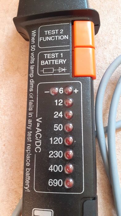 Multímetro de teste de continuidades e tensões de 6 a 690 volts AC/DC