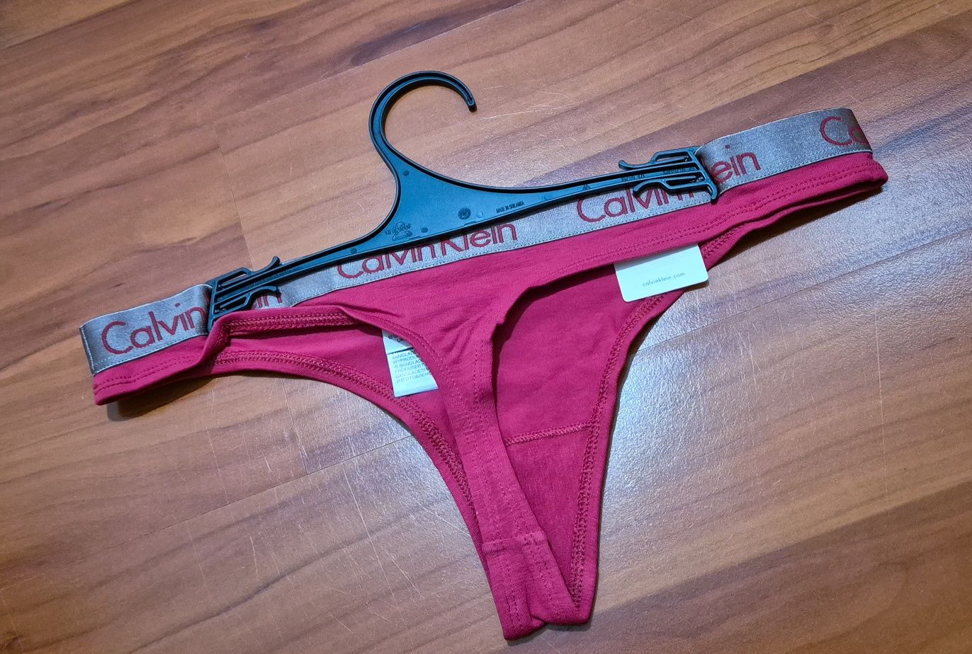 Stringi Calvin Klein S nowe majtki damskie figi bikini