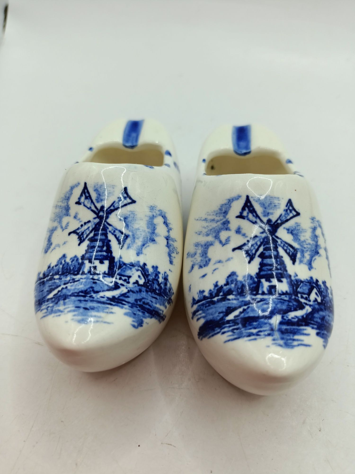 Bibelot drobiazg porcelanowy but chodak holenderskie wiatraki