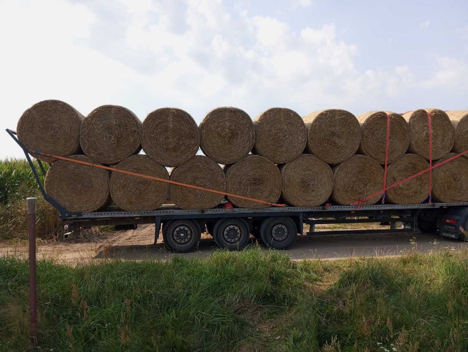 Siano sianokiszonka słoma bele bela balot transport