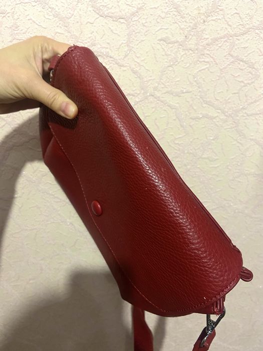 Сумка шкіряна гнила вишня червона крос боді повсякденна жіноча клатч