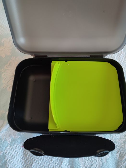 Caixa lancheira Tupperware novo