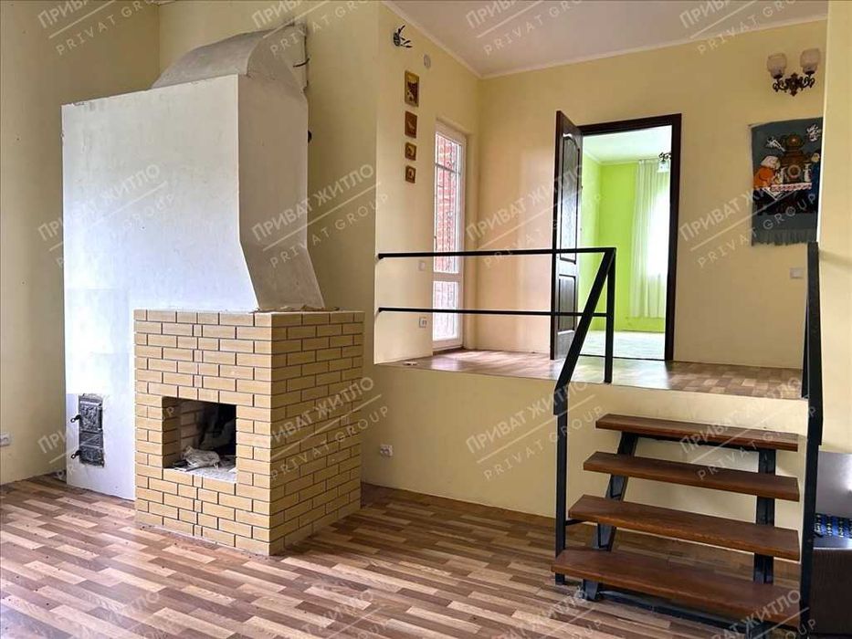 Будинок з виходом до ставка